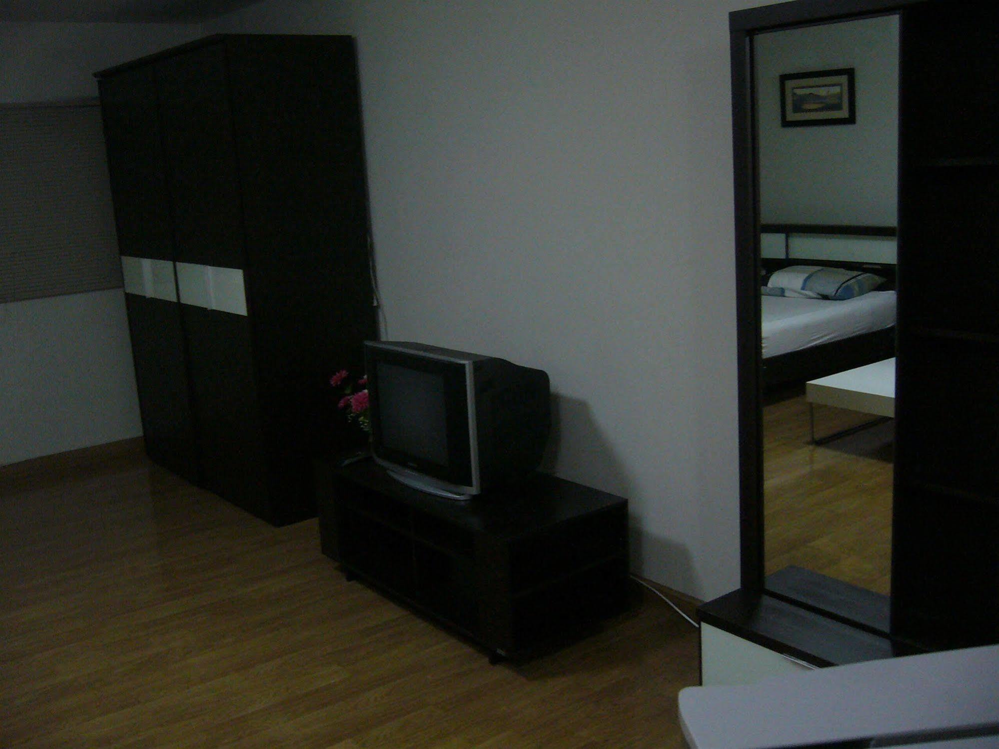 Impact Muang Thong Thani Service Condominium Bangkok Luaran gambar